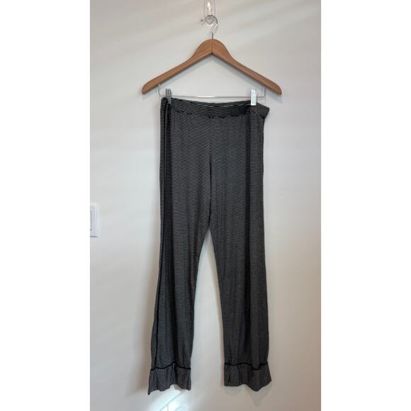 Maison du Soir Black & White Stripe Pajama Set Size – Large - Picture 6 of 13